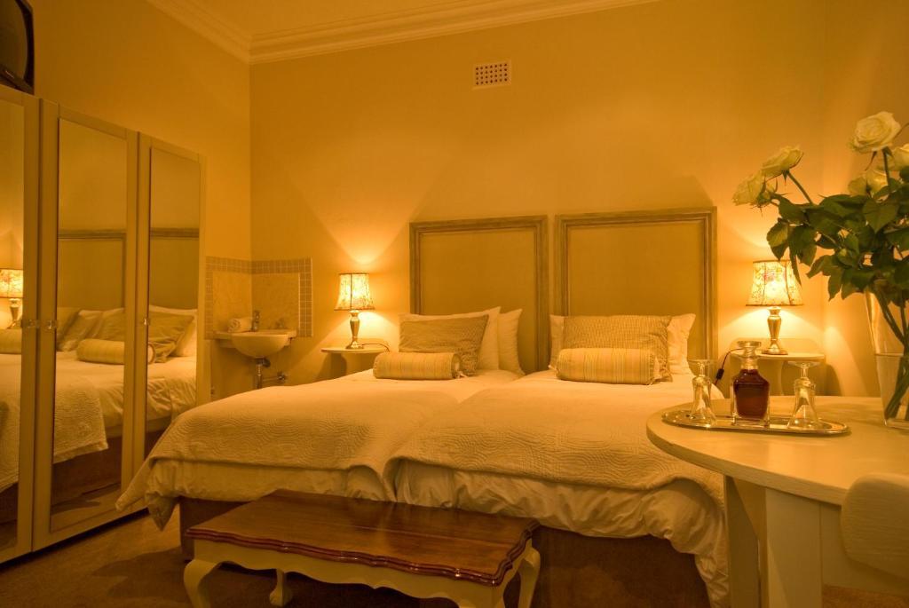 Albarosa Guest House Стеленбош Стая снимка